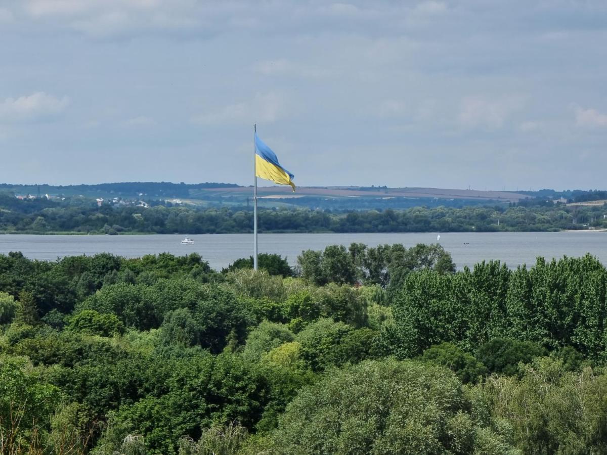 Світло Цілодобово Просторі Апартаменти Біля Гідропарку Топільче Ternópil Exterior foto